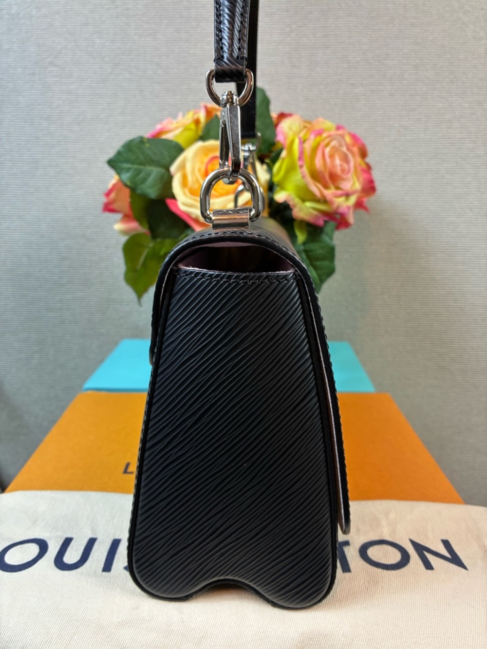 Louis Vuitton LV Black Epi Leather MM Twist Limited Edition Shoulder Bag - NWOT - Picture 6 of 16